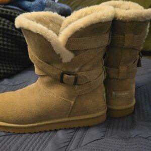 Koolaburra Tan Suede Moccasins with Cream Fur Lining